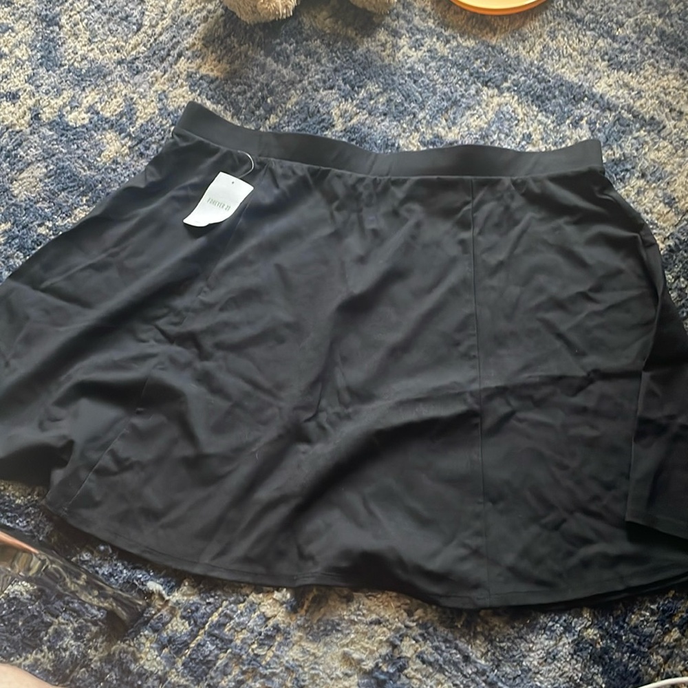 Forever 21 black skirt - size 3x NWT